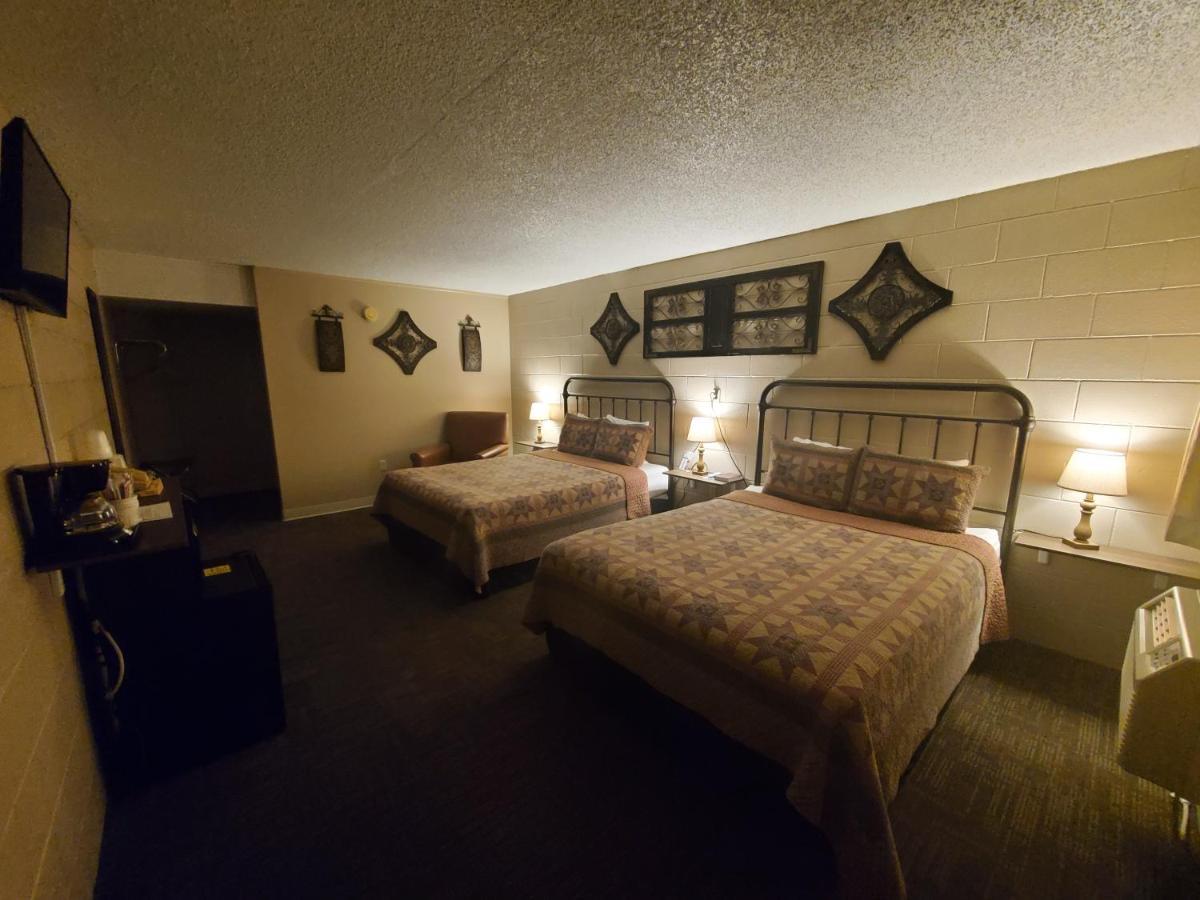 Kansas Country Inn Oakley Exteriér fotografie