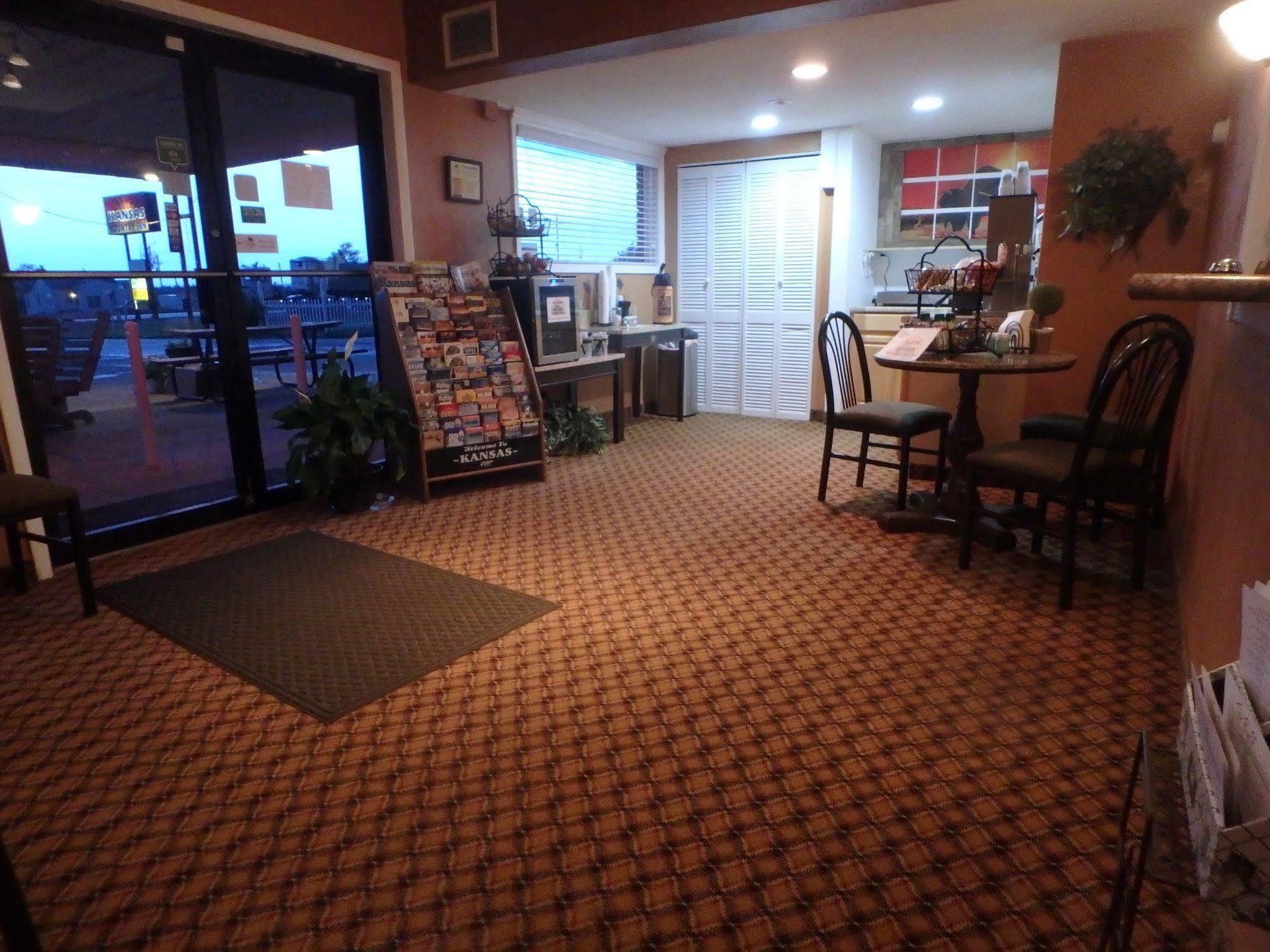 Kansas Country Inn Oakley Exteriér fotografie